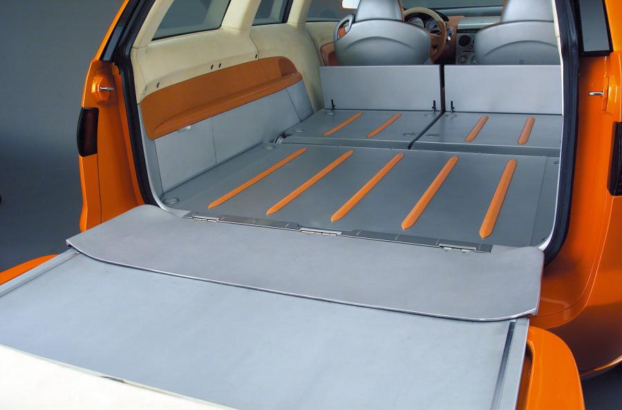  Mazda MX Sport Tourer 2001 года  (фото 10 из 14)